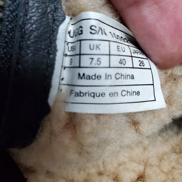 UGG black leather boots - Picture 15 of 16